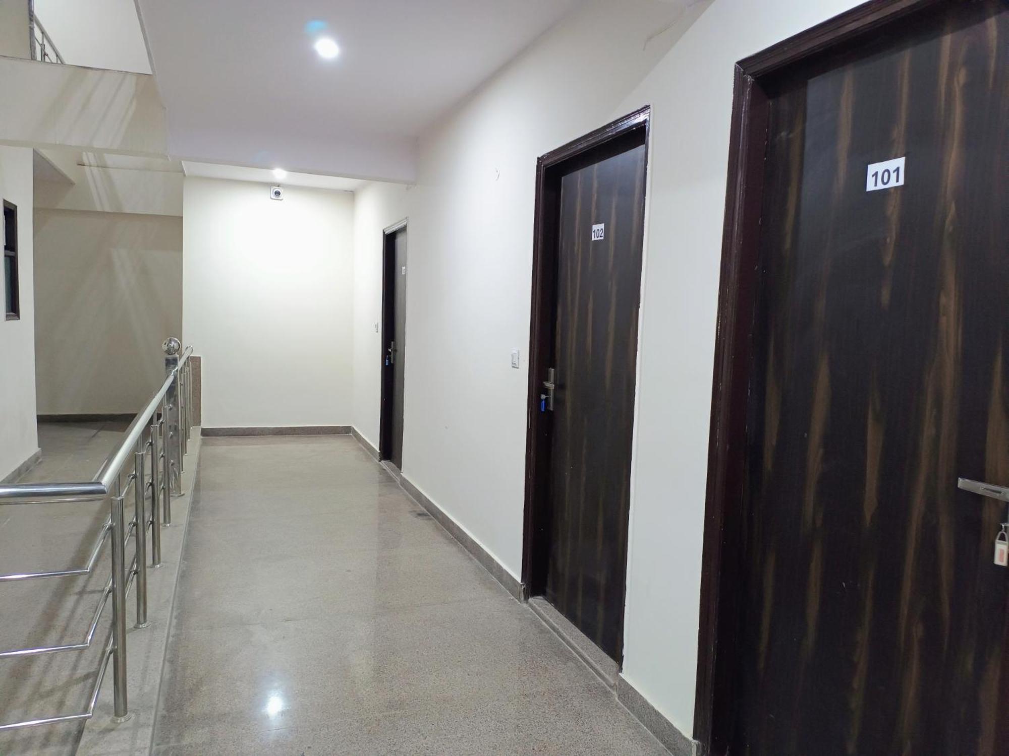 Hotel Krishna Tower Delhi  Exterior foto