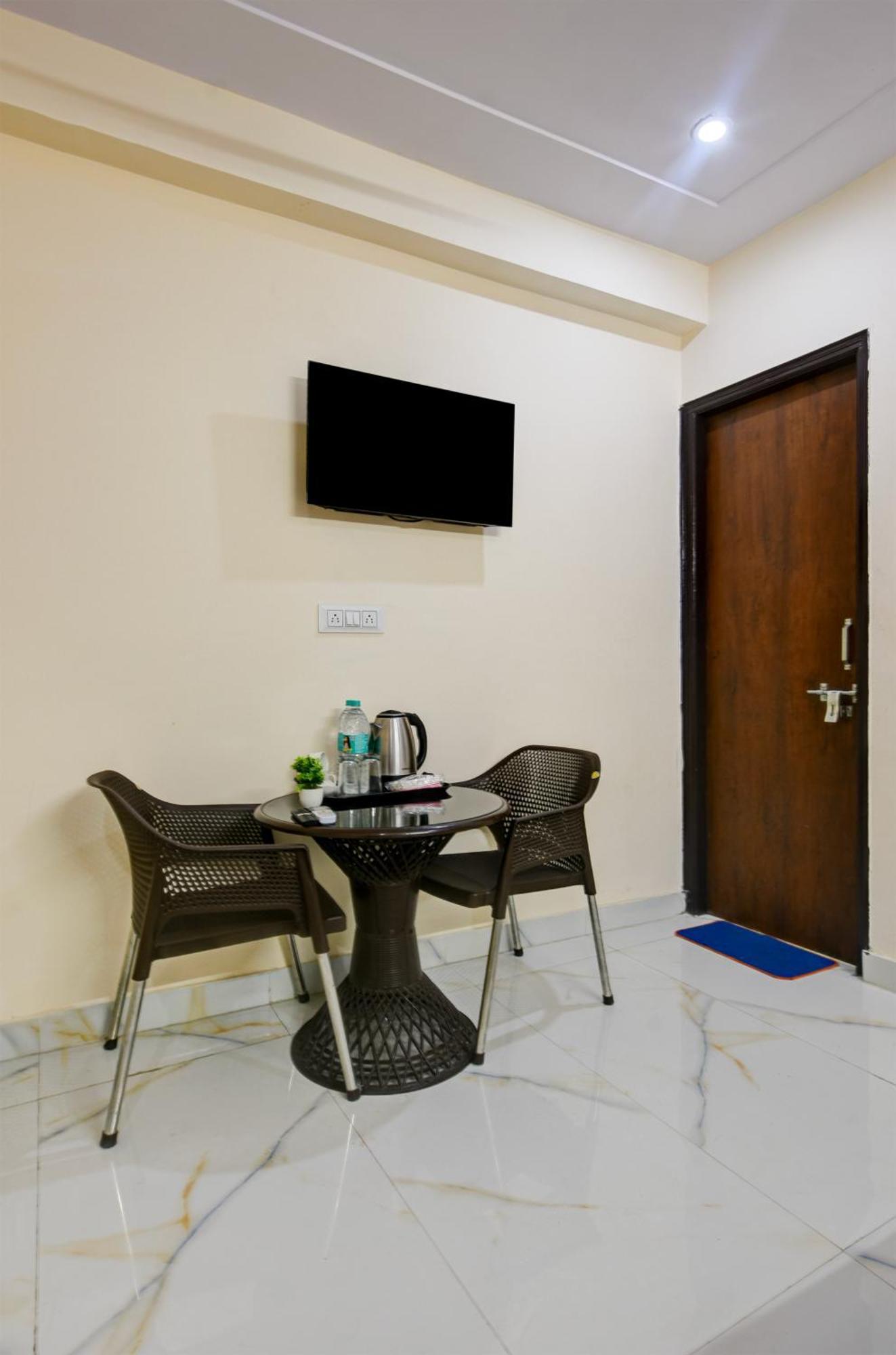 Hotel Krishna Tower Delhi  Exterior foto