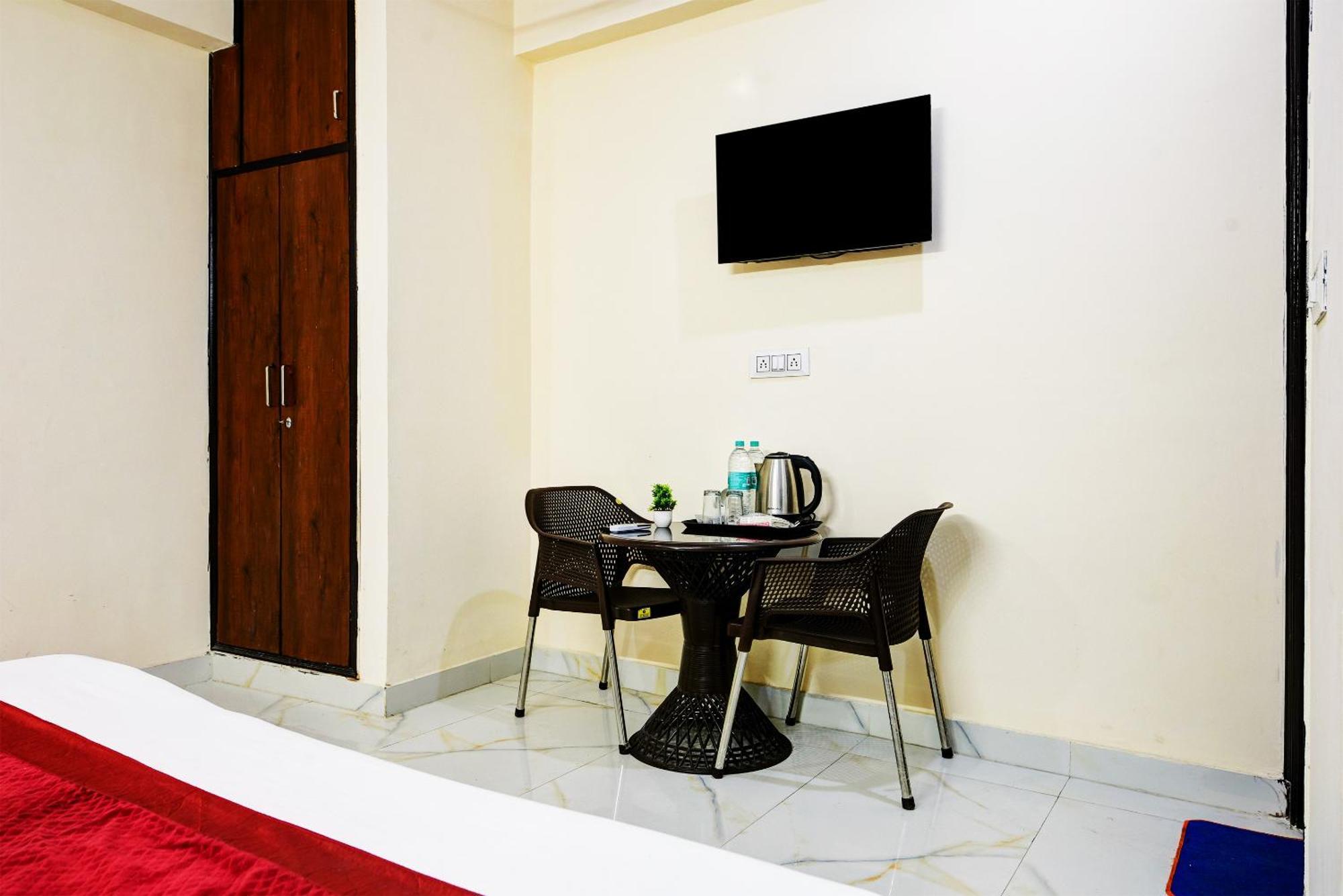 Hotel Krishna Tower Delhi  Exterior foto