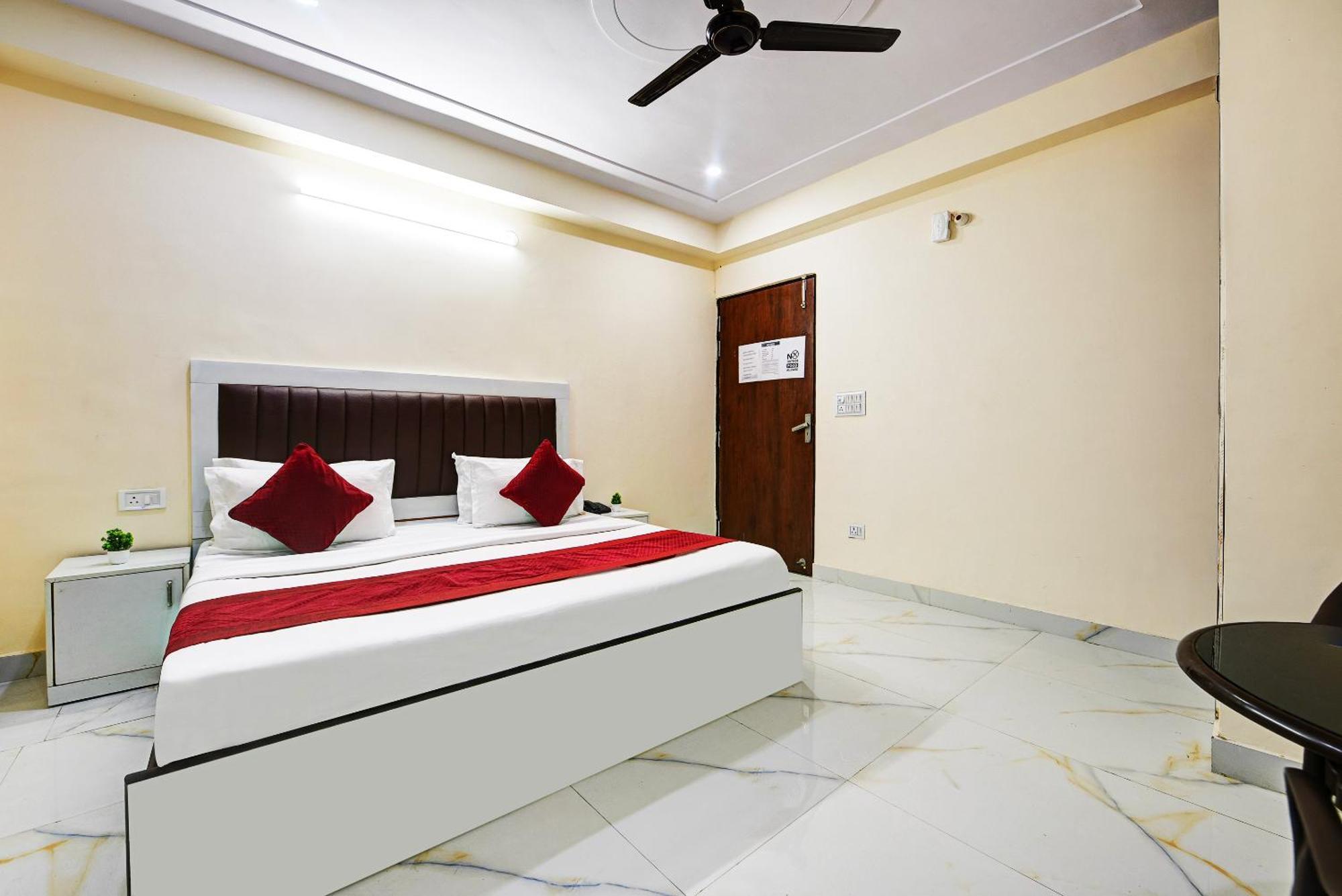 Hotel Krishna Tower Delhi  Exterior foto